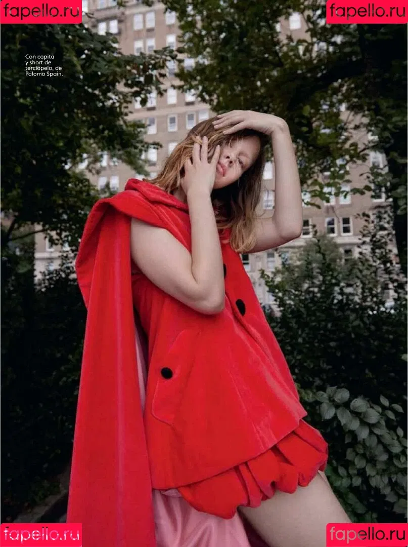 Mia Goth Onlyfans Photo Gallery 