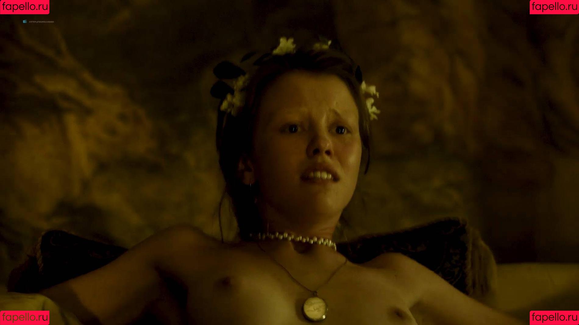 Mia Goth Onlyfans Photo Gallery 