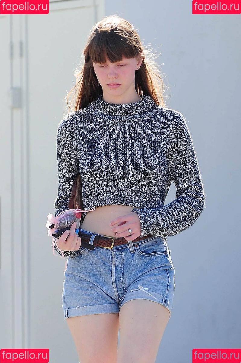 Mia Goth Onlyfans Photo Gallery 