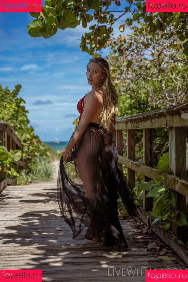 ajapplegatevip Onlyfans Photo Gallery 