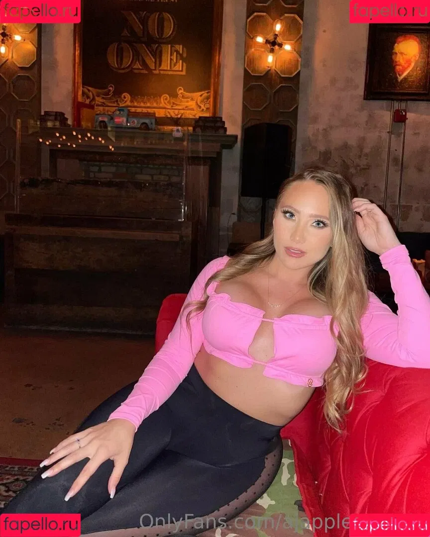 ajapplegatevip Onlyfans Photo Gallery 