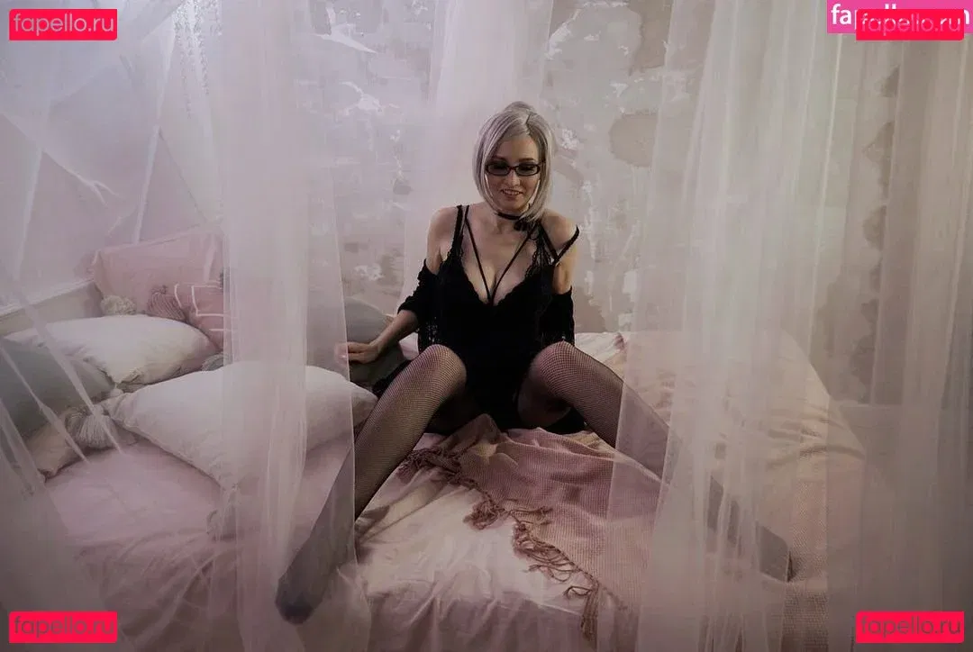 Gliese 581 Onlyfans Photo Gallery 