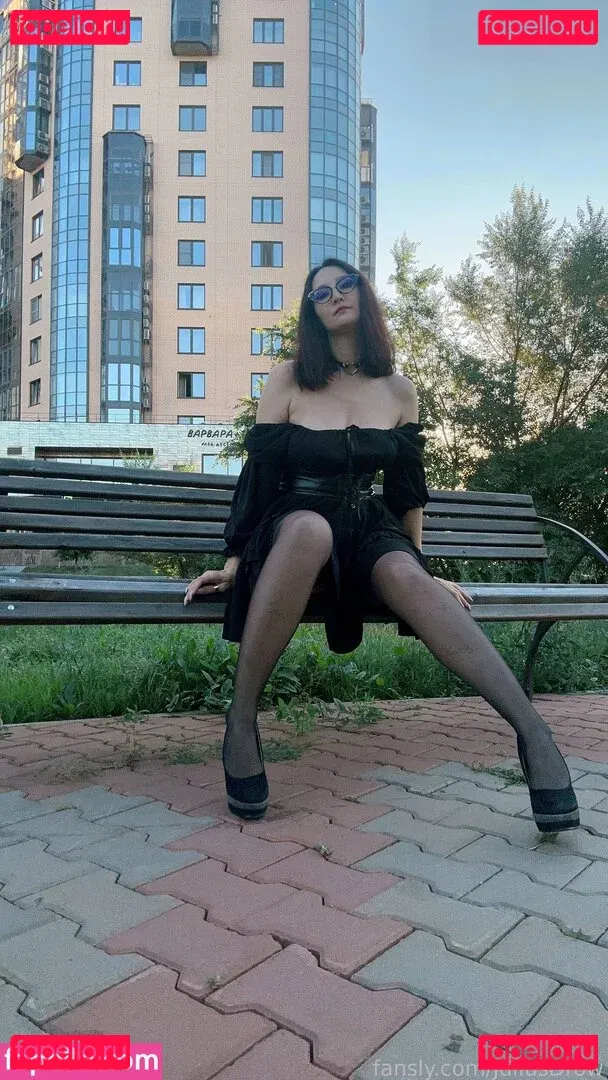 Gliese 581 Onlyfans Photo Gallery 