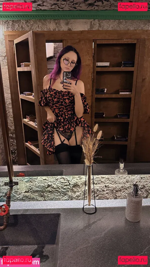 Gliese 581 Onlyfans Photo Gallery 