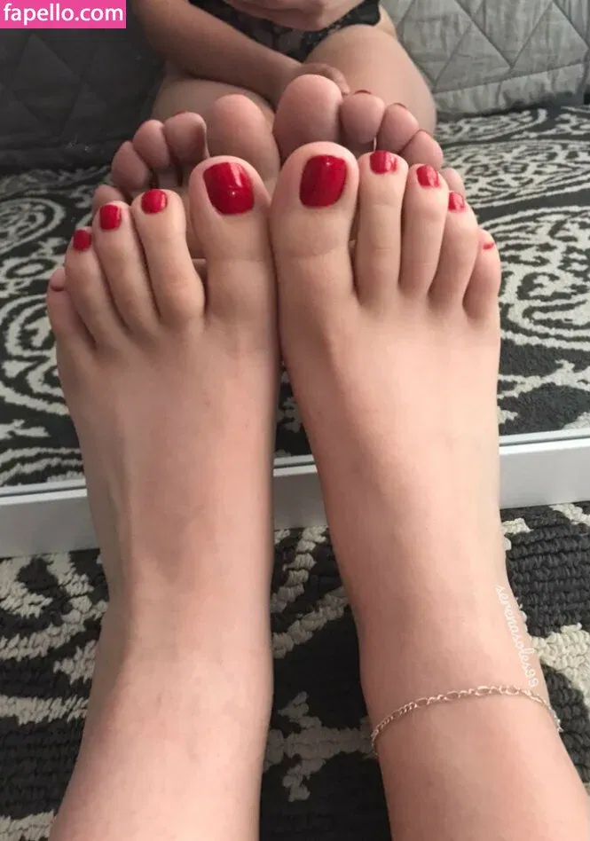 serenasoles99 Onlyfans Photo Gallery 