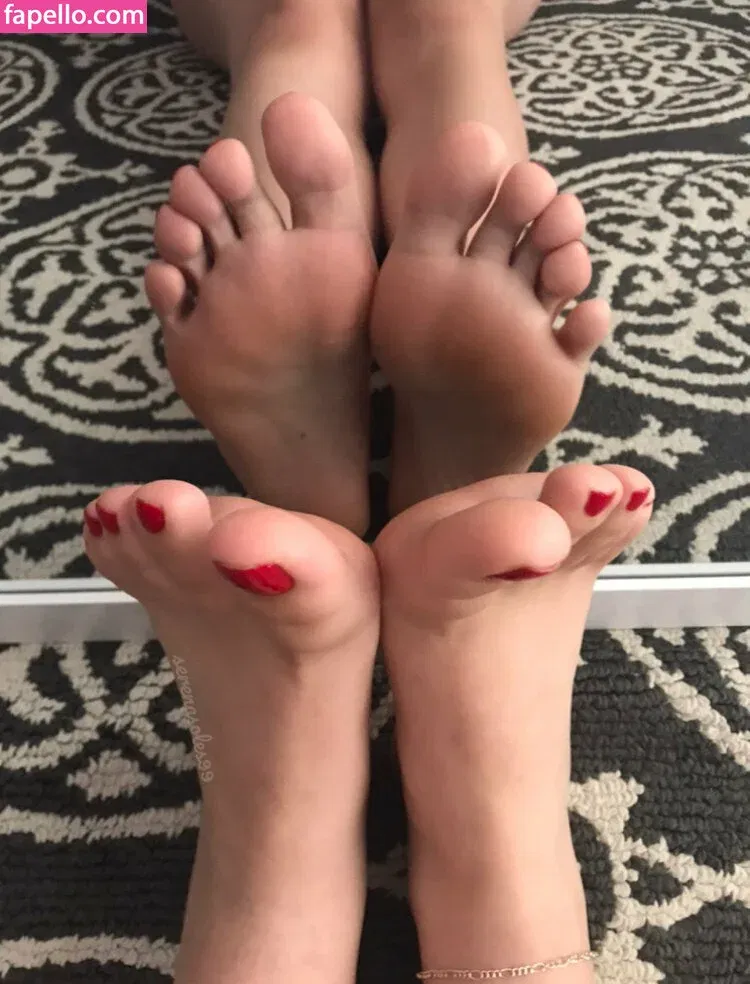 serenasoles99 Onlyfans Photo Gallery 