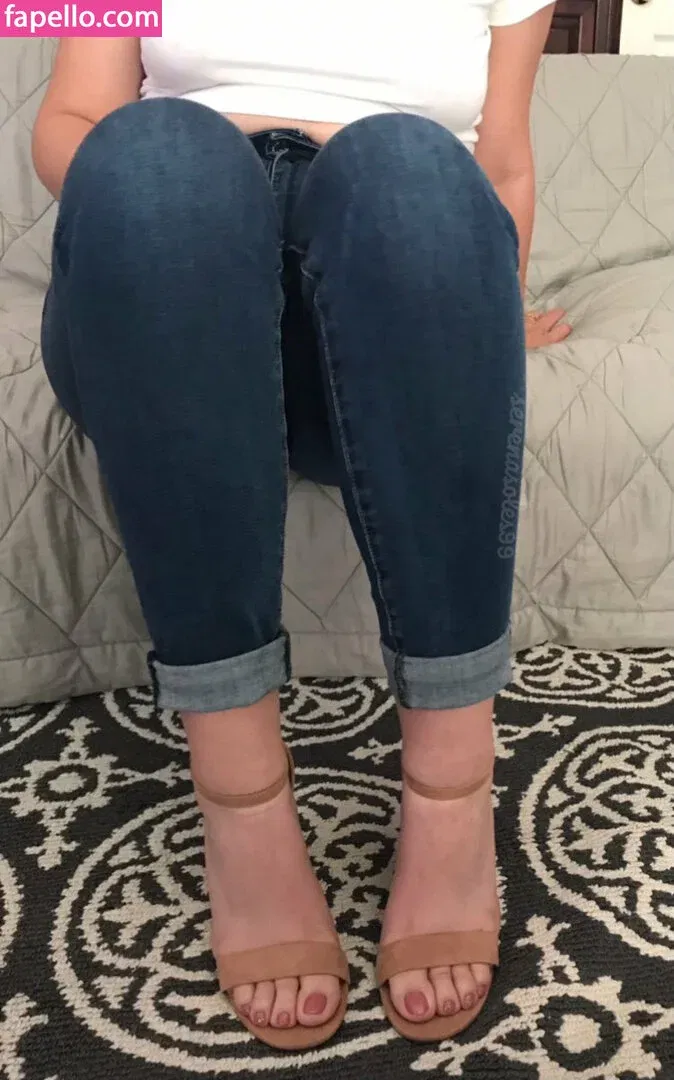 serenasoles99 Onlyfans Photo Gallery 