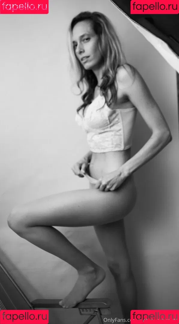Nataliemaeyoga Onlyfans Photo Gallery 