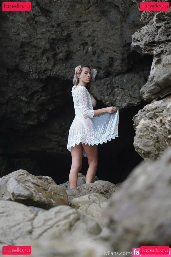 Nataliemaeyoga Onlyfans Photo Gallery 