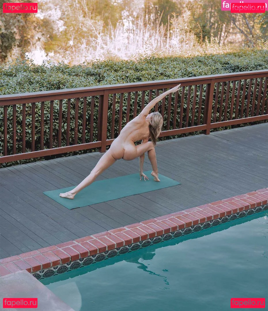 Nataliemaeyoga Onlyfans Photo Gallery 