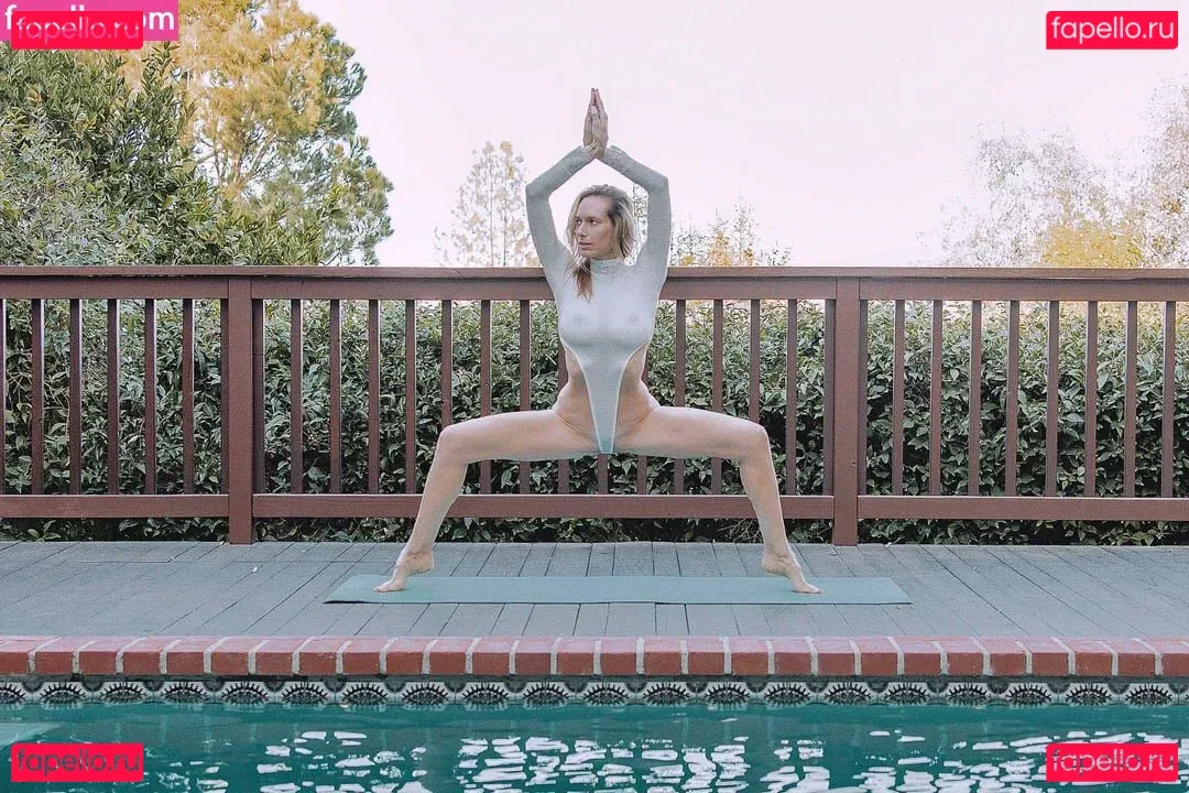 Nataliemaeyoga Onlyfans Photo Gallery 