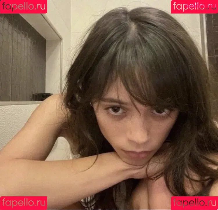 Jenna Ortega Onlyfans Photo Gallery 