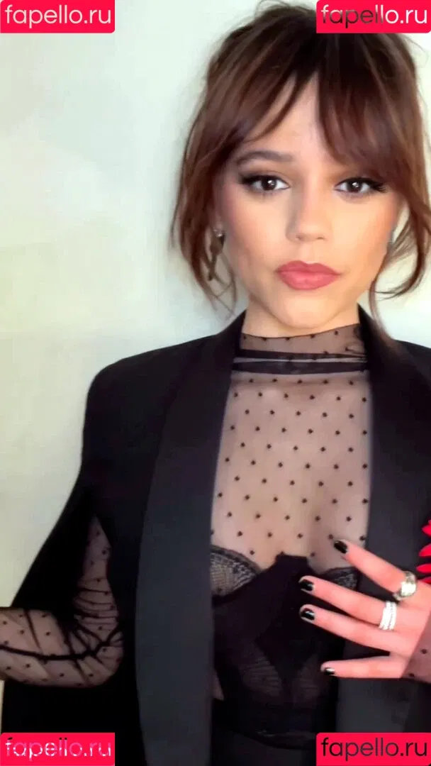 Jenna Ortega Onlyfans Photo Gallery 