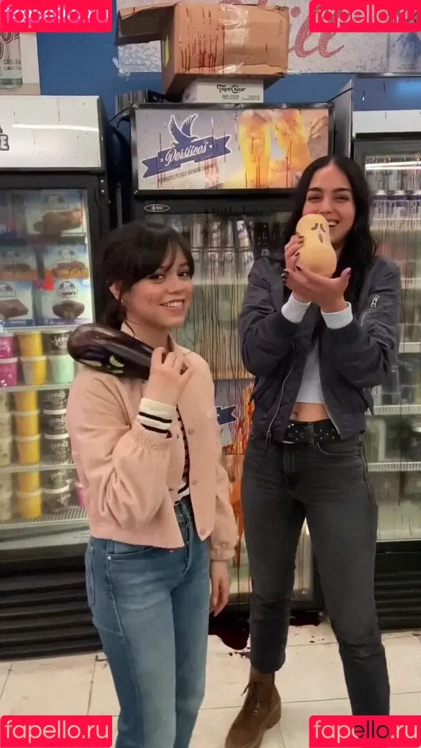 Jenna Ortega Onlyfans Photo Gallery 
