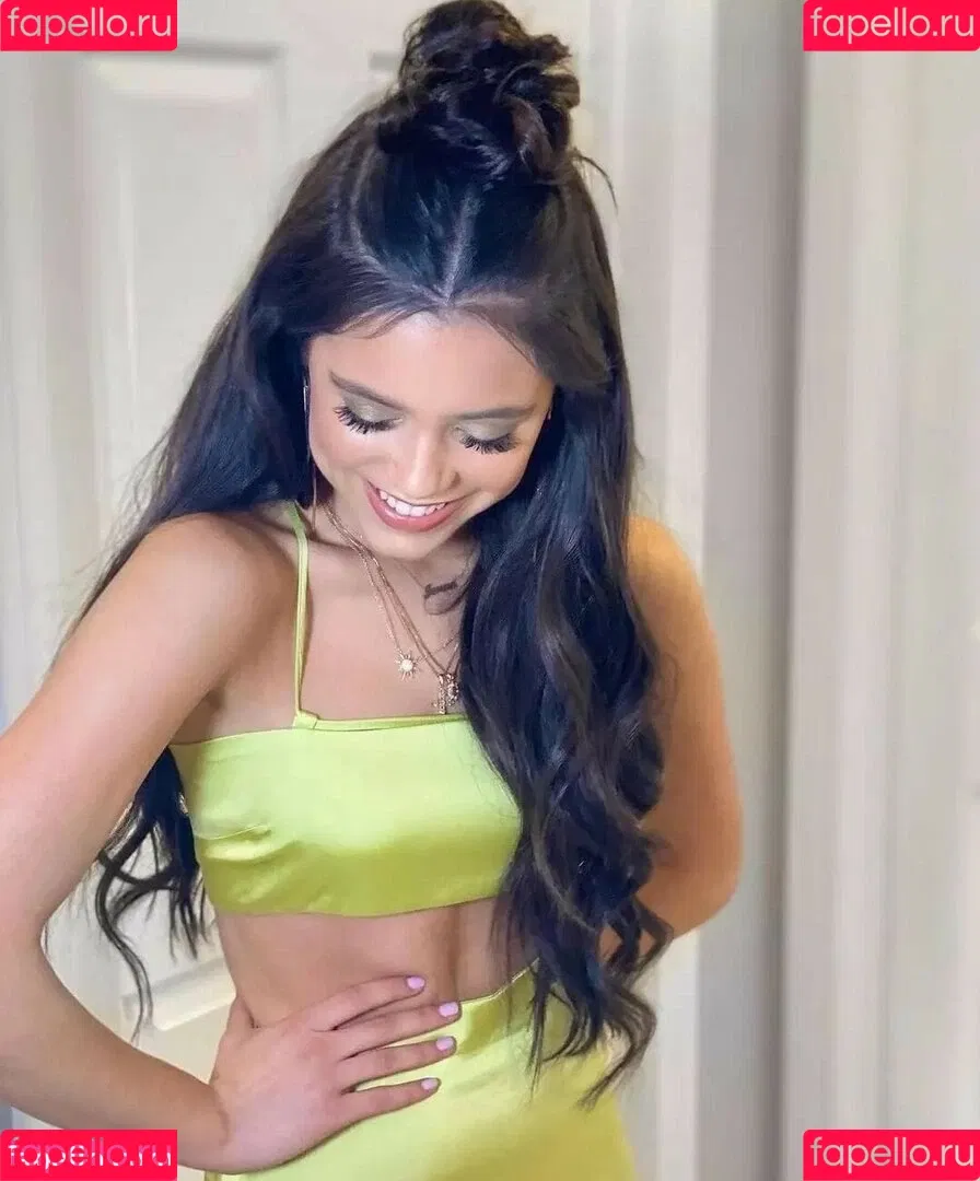 Jenna Ortega Onlyfans Photo Gallery 