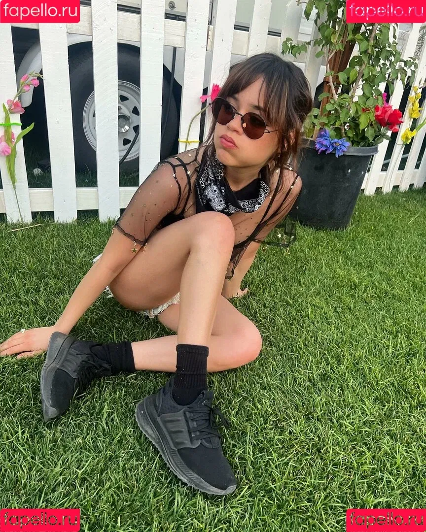 Jenna Ortega Onlyfans Photo Gallery 