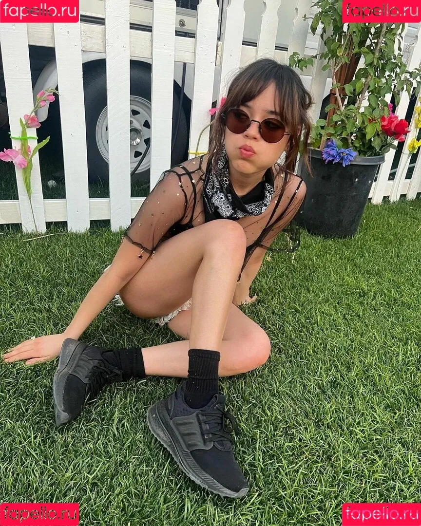 Jenna Ortega Onlyfans Photo Gallery 