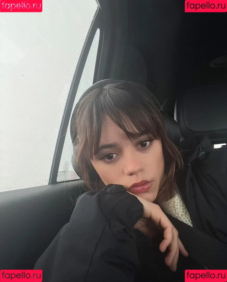 Jenna Ortega Onlyfans Photo Gallery 