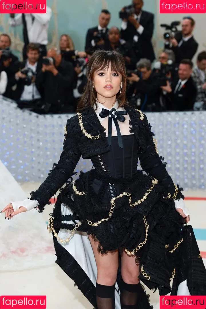 Jenna Ortega Onlyfans Photo Gallery 