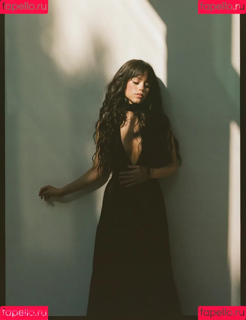 Jenna Ortega Onlyfans Photo Gallery 