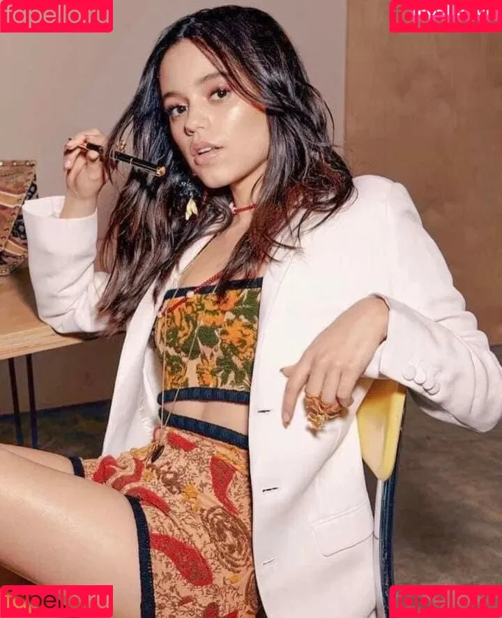 Jenna Ortega Onlyfans Photo Gallery 