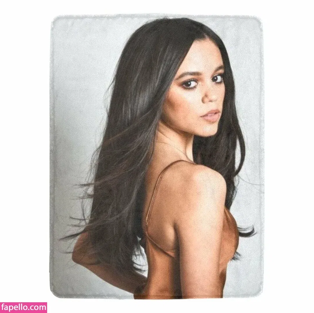 Jenna Ortega Onlyfans Photo Gallery 
