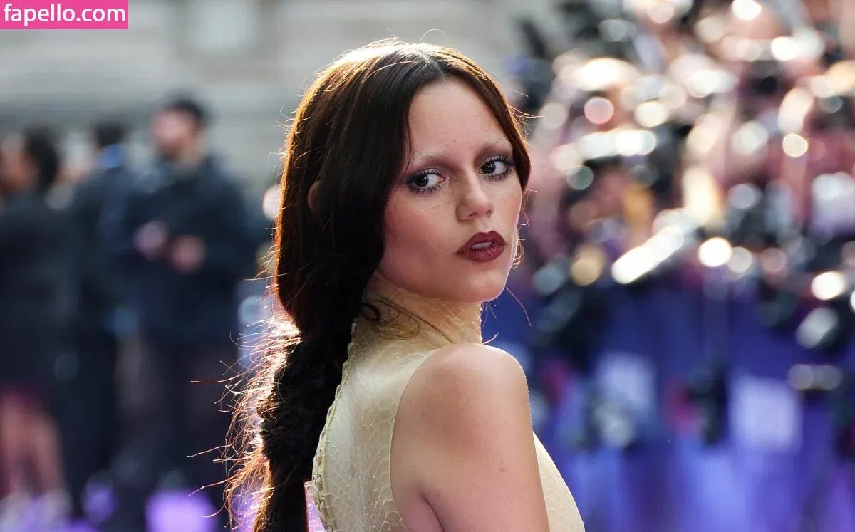 Jenna Ortega Onlyfans Photo Gallery 