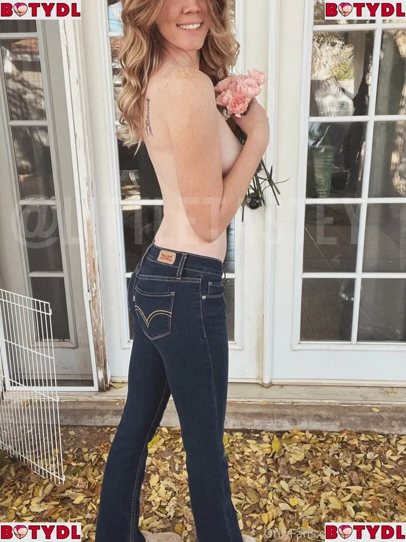 littletastey Onlyfans Photo Gallery 