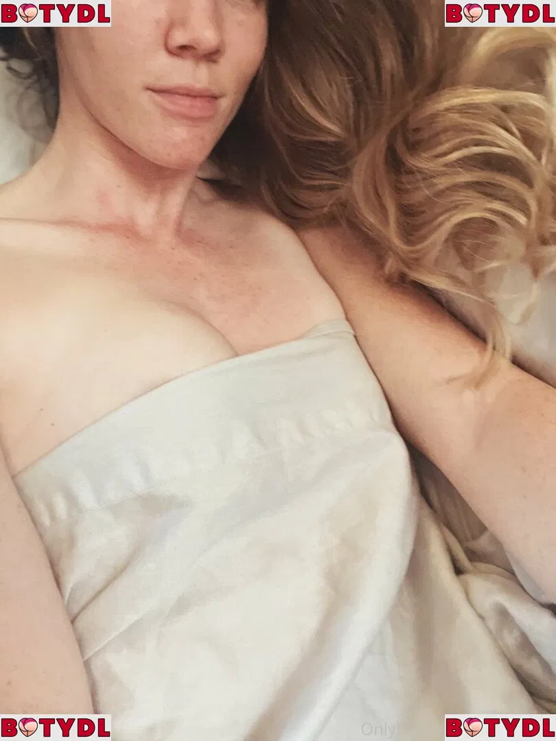 littletastey Onlyfans Photo Gallery 