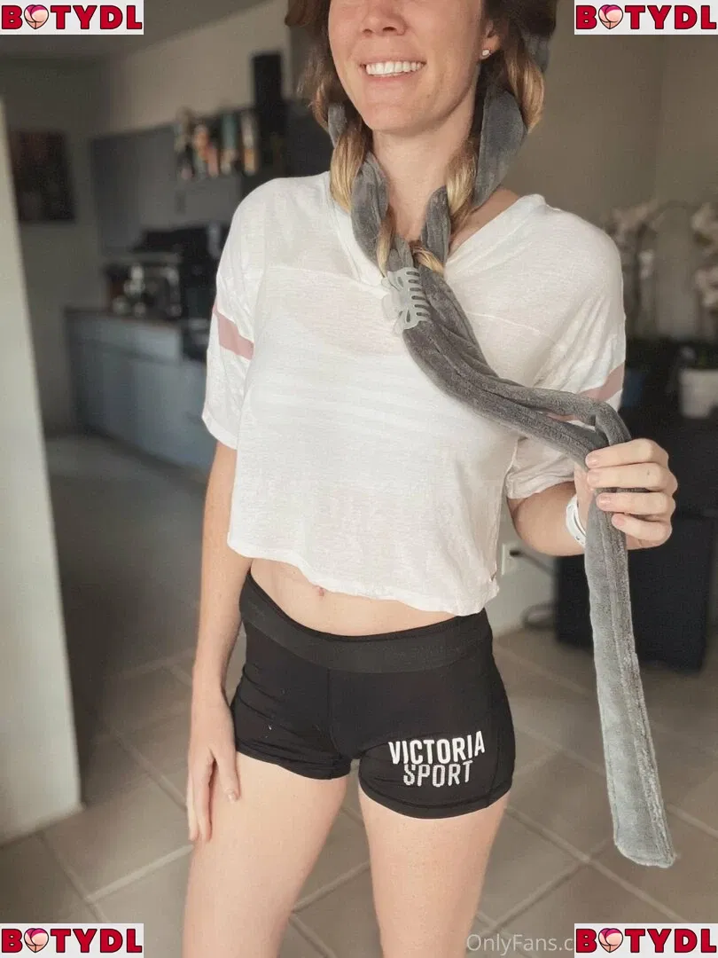 littletastey Onlyfans Photo Gallery 