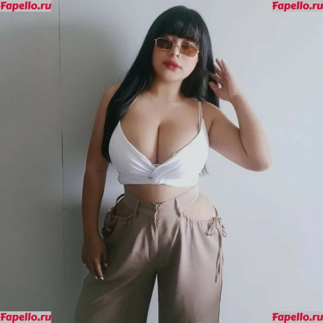 Noonz Supattra Onlyfans Photo Gallery 