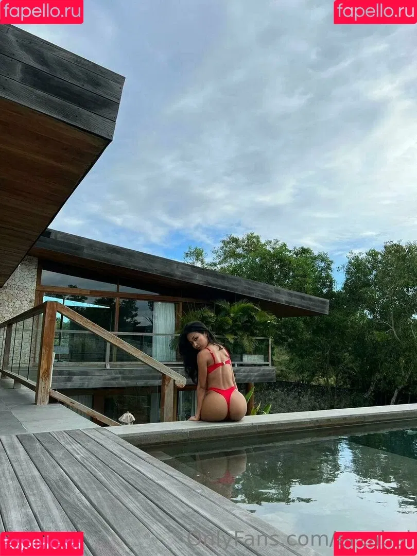 Erzabel Onlyfans Photo Gallery 