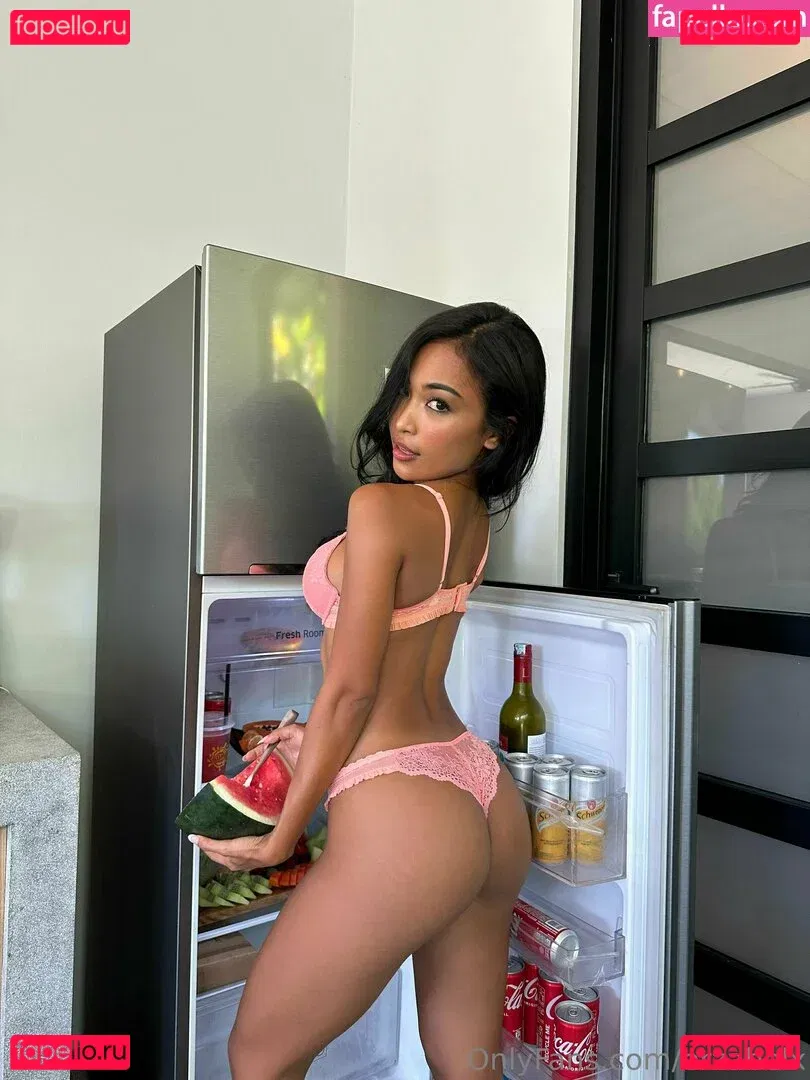 Erzabel Onlyfans Photo Gallery 