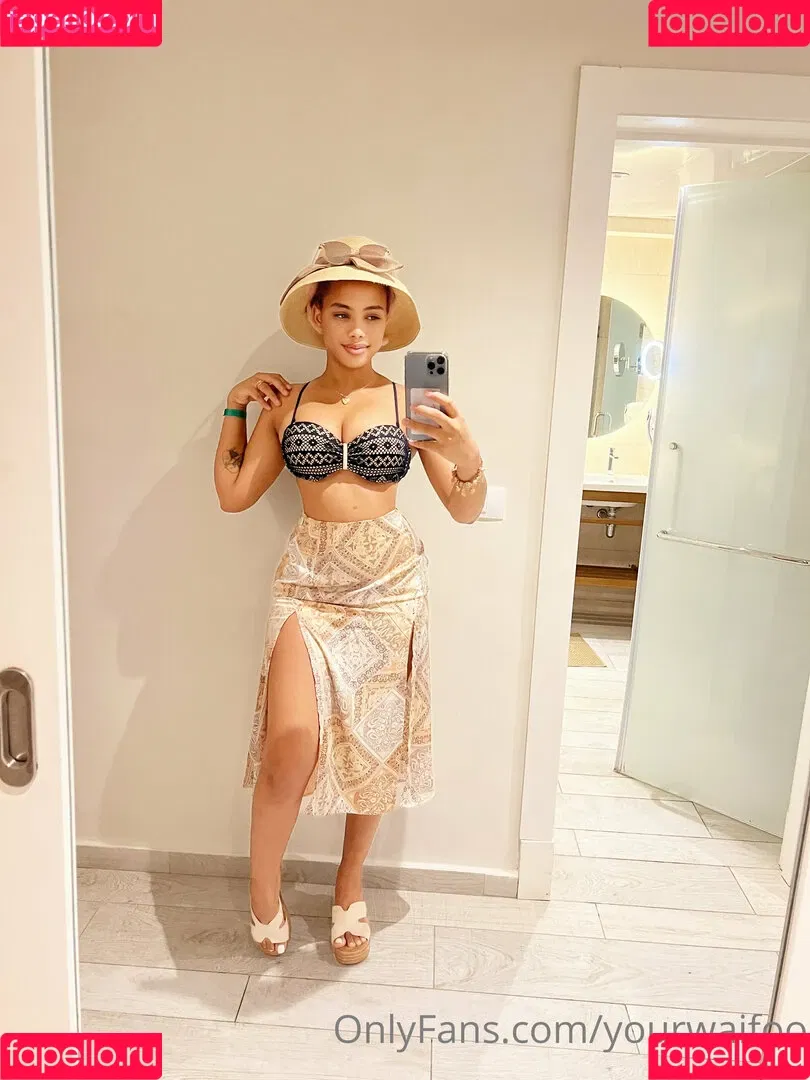 yourwaifoo Onlyfans Photo Gallery 