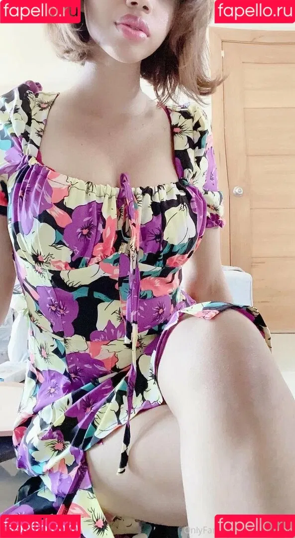 yourwaifoo Onlyfans Photo Gallery 
