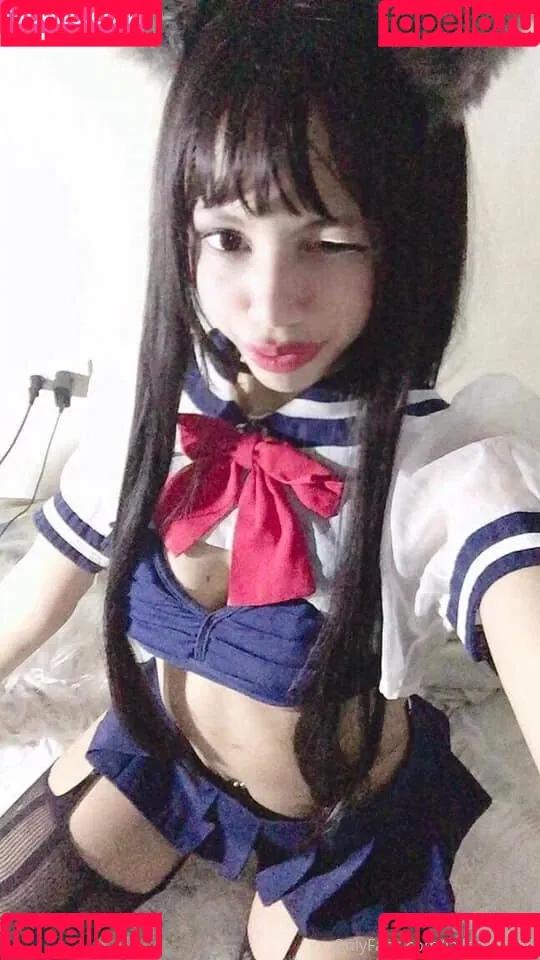 yourwaifoo Onlyfans Photo Gallery 