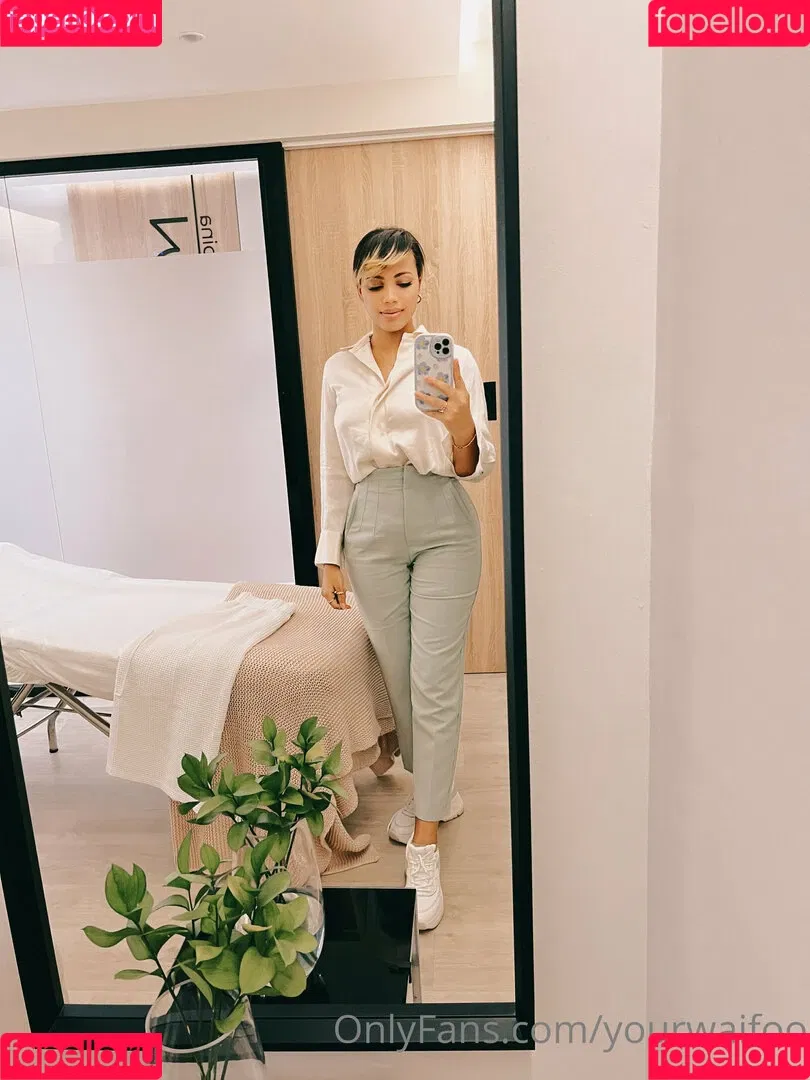 yourwaifoo Onlyfans Photo Gallery 
