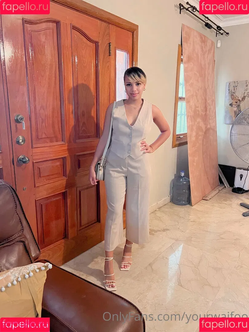 yourwaifoo Onlyfans Photo Gallery 