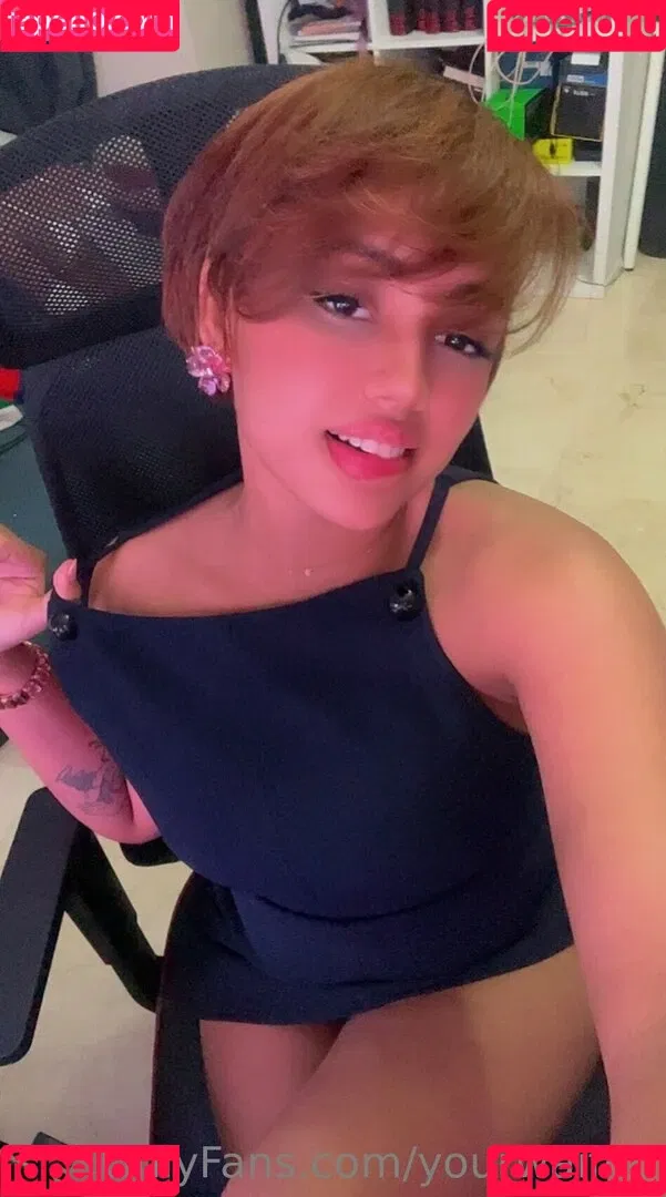 yourwaifoo Onlyfans Photo Gallery 