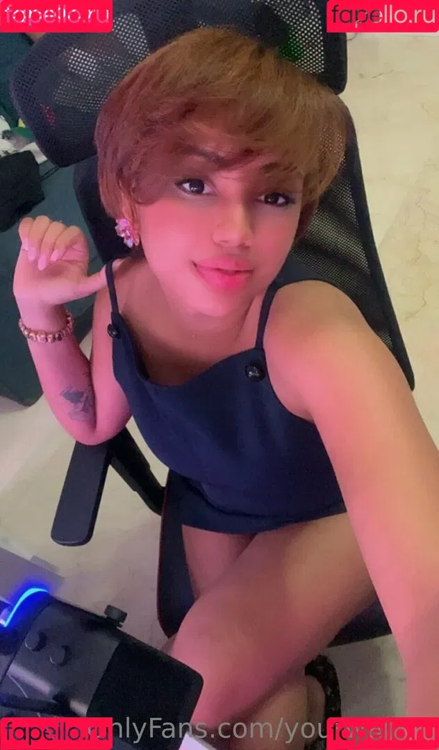 yourwaifoo Onlyfans Photo Gallery 