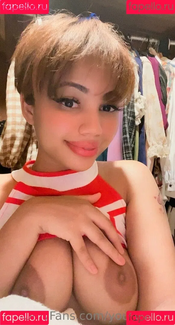 yourwaifoo Onlyfans Photo Gallery 