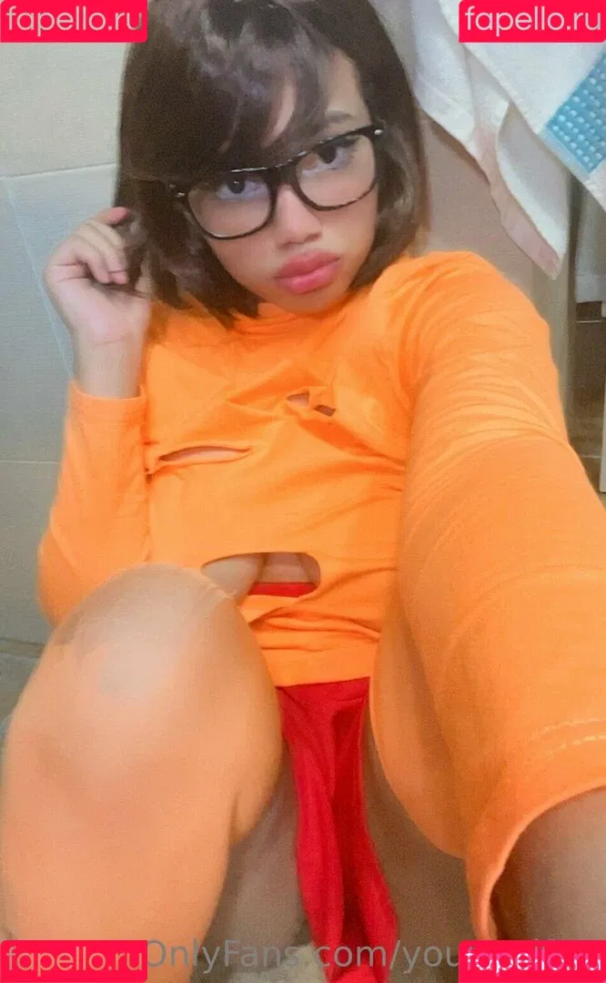 yourwaifoo Onlyfans Photo Gallery 