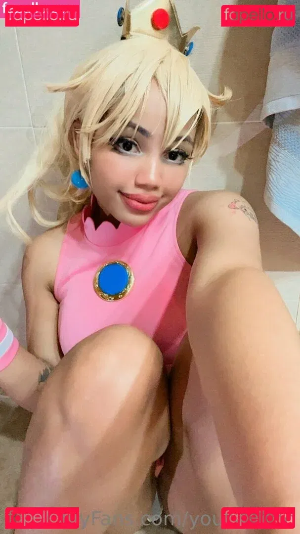 yourwaifoo Onlyfans Photo Gallery 