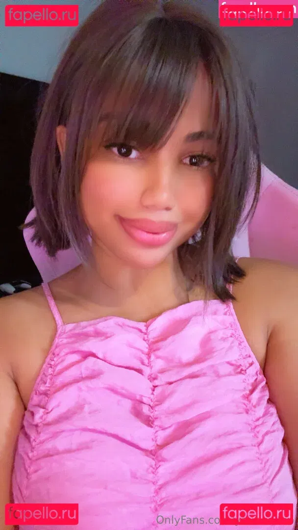 yourwaifoo Onlyfans Photo Gallery 