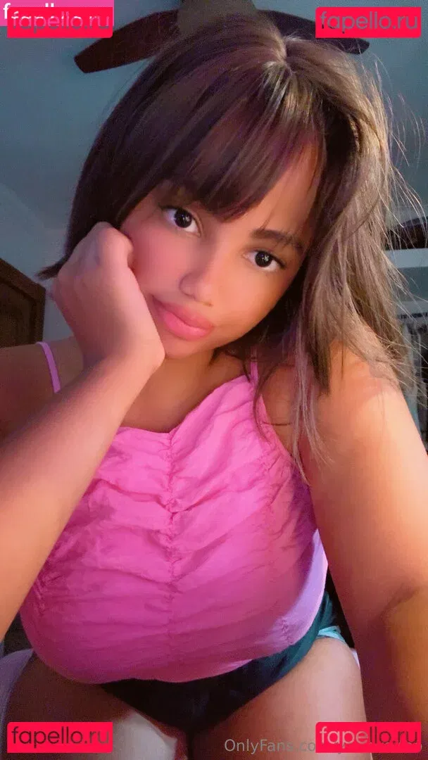 yourwaifoo Onlyfans Photo Gallery 