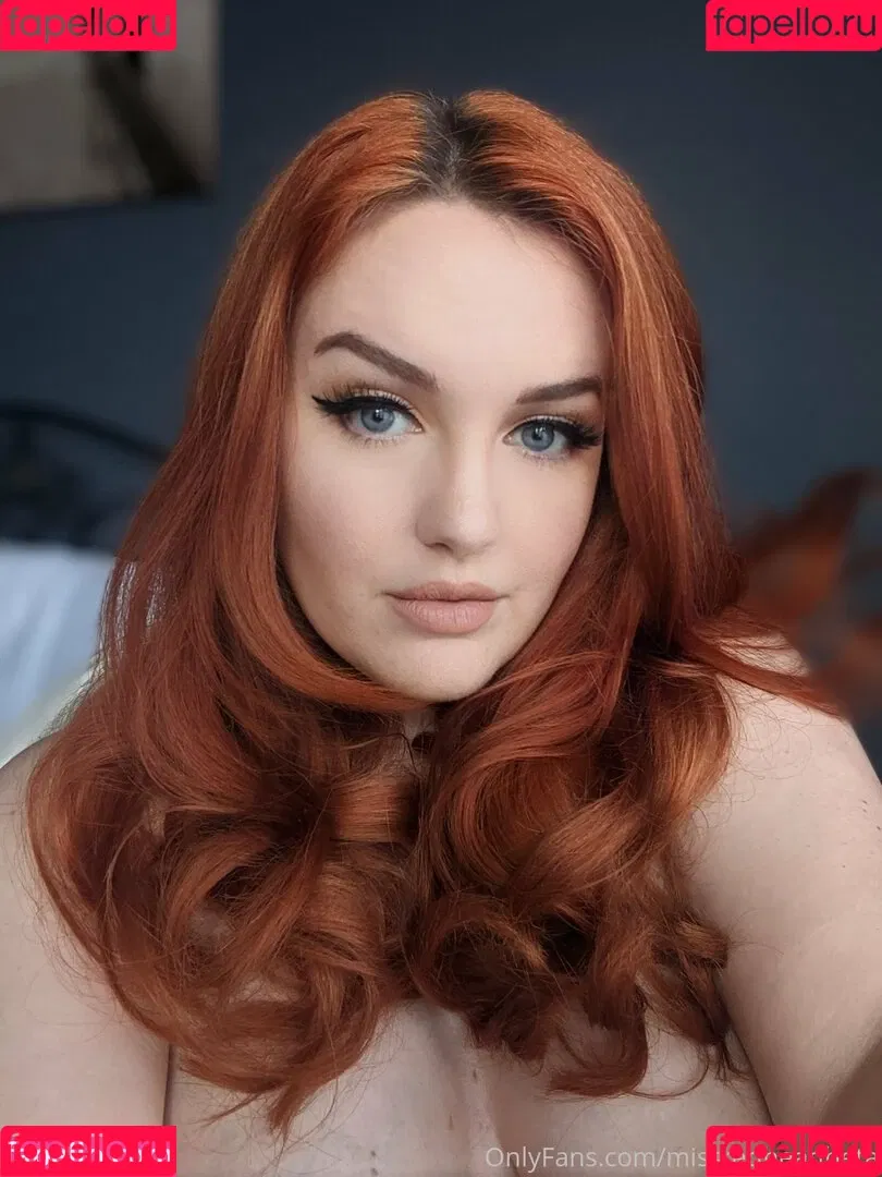 missredheadbeta Onlyfans Photo Gallery 