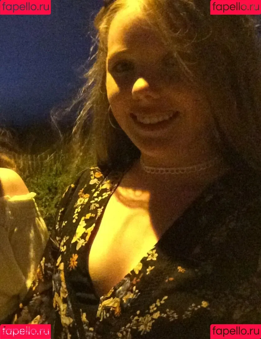 justanuptowngirl Onlyfans Photo Gallery 