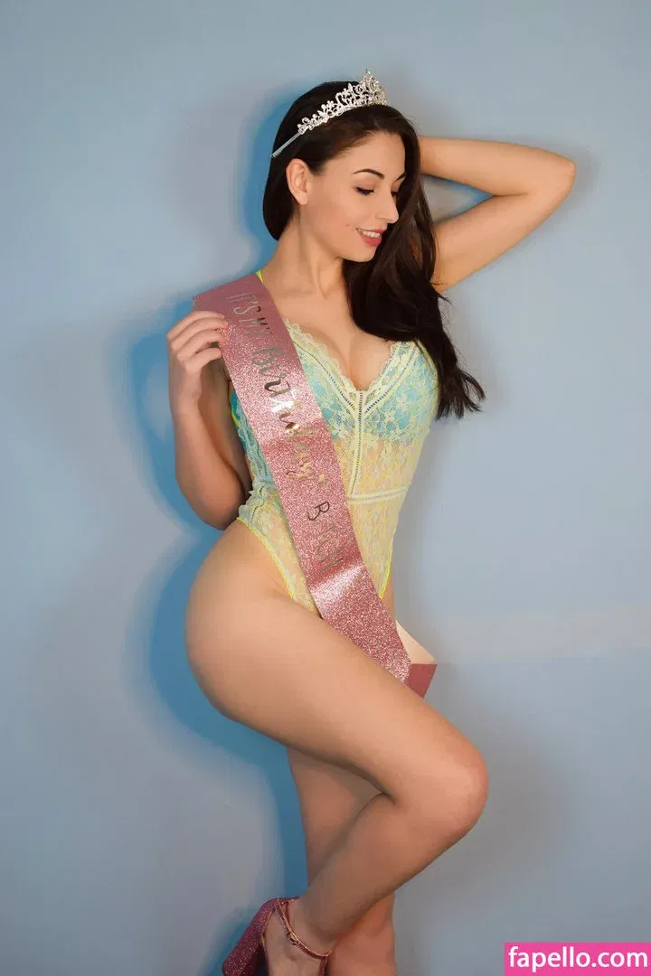 gweda Onlyfans Photo Gallery 