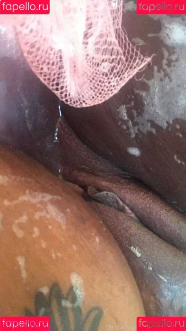 Krissylovesroses Onlyfans Photo Gallery 