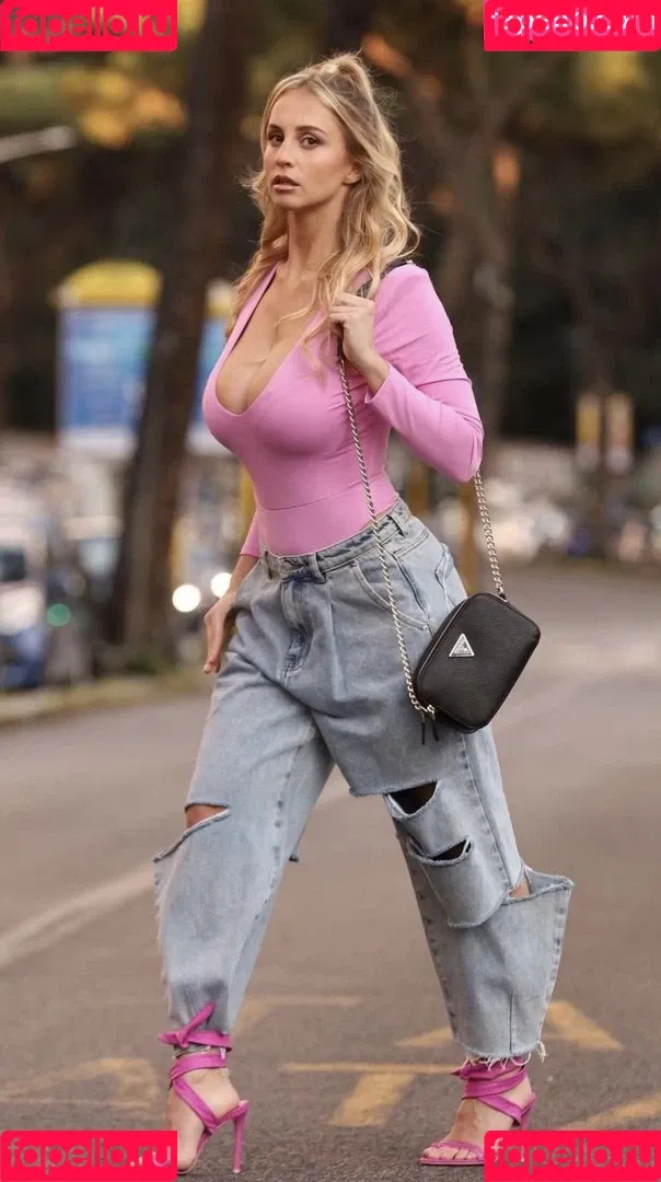 Maria Arreghini Onlyfans Photo Gallery 